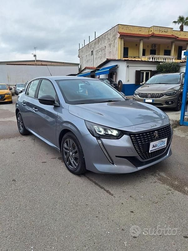 Usata Peugeot 208 Allure 102 CV (75 kW) 2022 Grigio Utilitaria