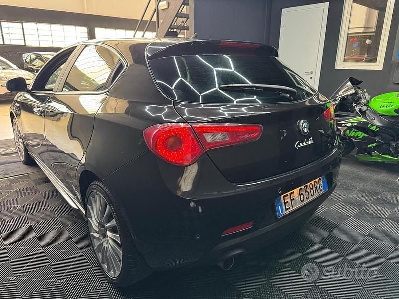 Usata Alfa Romeo Giulietta 120 CV (88 kW) 2011 Nero Utilitaria