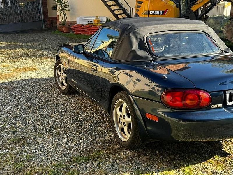 Usata Mazda MX5 110 CV (80 kW) 1998 Montego blue Cabrio