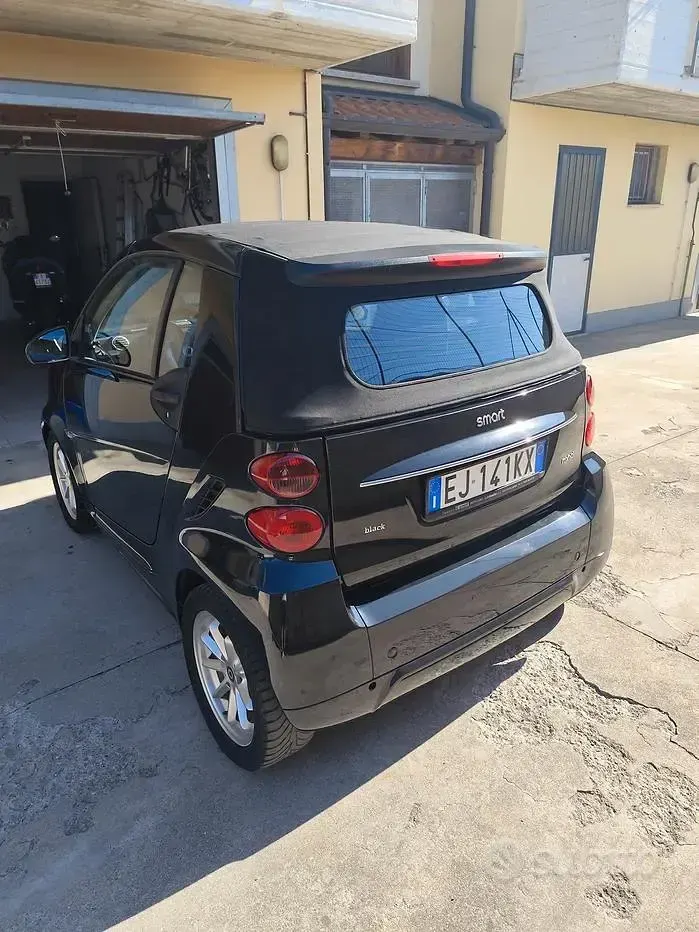 Usata Smart ForTwo Cabrio 71 CV (52 kW) 2011 Nero Cabrio