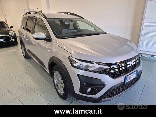 Usata Dacia Jogger Expression 110 CV (80 kW) 2023 Grigio metallizzato Monovolume