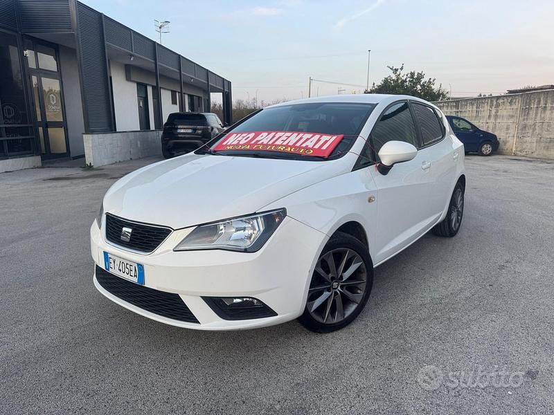 Bianco Usata 2015 Seat Ibiza Business Tre volumi | 4950 € (Buon prezzo) - Immagine 1/4
