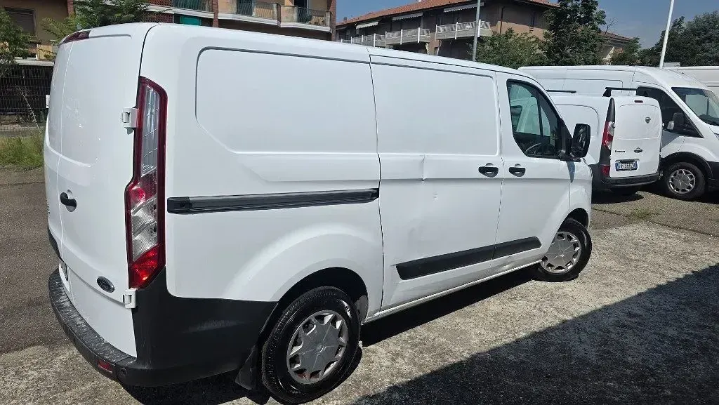 Usata Ford Transit Custom Trend 105 CV (77 kW) 2017 Bianco / pastello Furgone