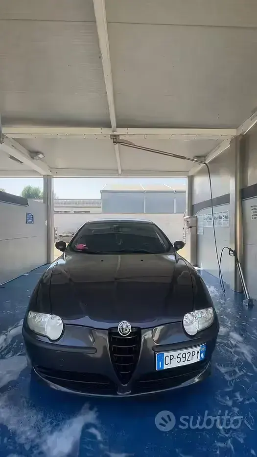 Usata Alfa Romeo 147 105 CV (77 kW) 2004 Bluazzurro Utilitaria