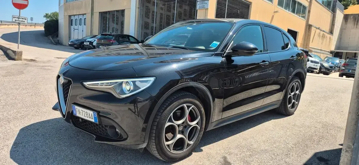 Usata Alfa Romeo Stelvio Executive 210 CV (154 kW) 2018 Nero SUV