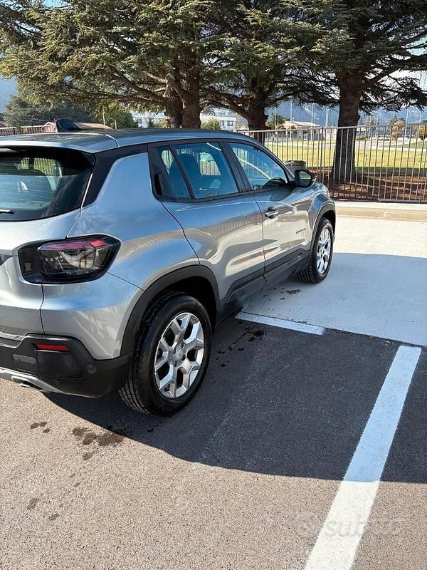 Usata Jeep Avenger Altitude 101 CV (74 kW) 2023 Grigio SUV