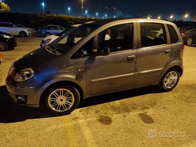 Usata Lancia Musa 95 CV (69 kW) 2011 Monovolume