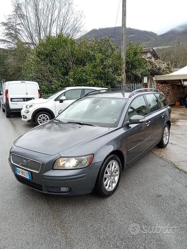 Usata Volvo V50 Momentum 136 CV (100 kW) 2007 Grigio Station wagon