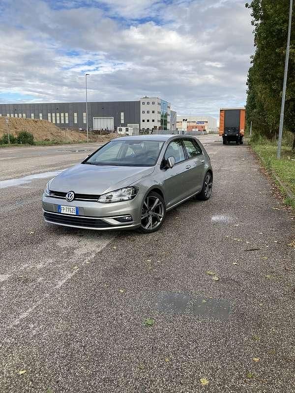 Usata VW Golf VII Highline 116 CV (85 kW) 2018 Berlina