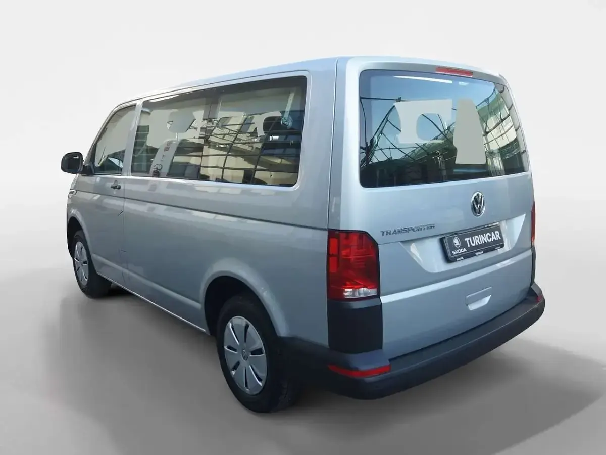Usata VW Caravelle Comfortline 150 CV (110 kW) 2023 Argento Furgone