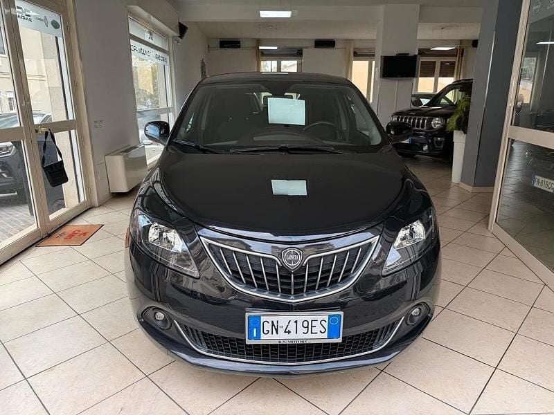 Usata Lancia Ypsilon Silver 69 CV (50 kW) 2023 Nero Utilitaria