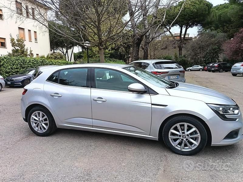 Usata Renault Mégane IV LIMITED 110 CV (80 kW) 2016 Grigio Berlina