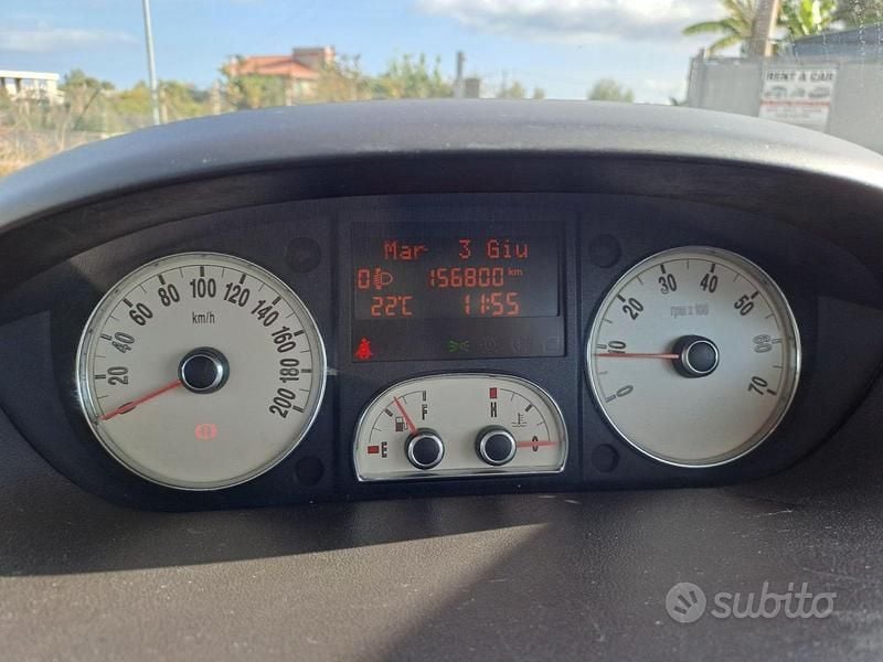 Usata Lancia Musa 90 CV (66 kW) 2007 Grigio Monovolume