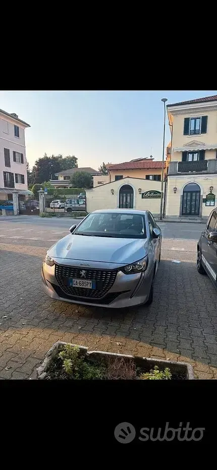 Usata Peugeot 208 101 CV (74 kW) 2020 Grigio Utilitaria