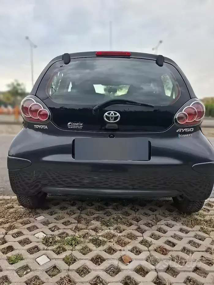 Usata Toyota Aygo 68 CV (50 kW) 2013 Grigio Utilitaria