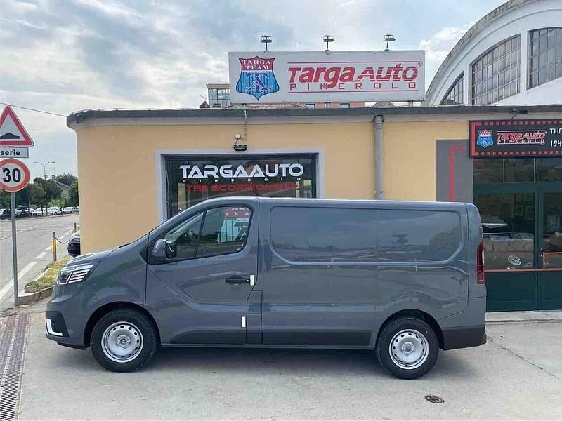 Nuova Renault Trafic 110 CV (80 kW) 2025 Giallo Monovolume