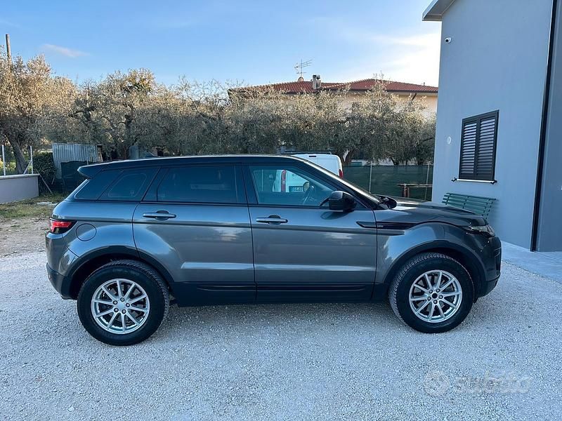 Usata Land Rover Range Rover evoque 2017 Grigio SUV