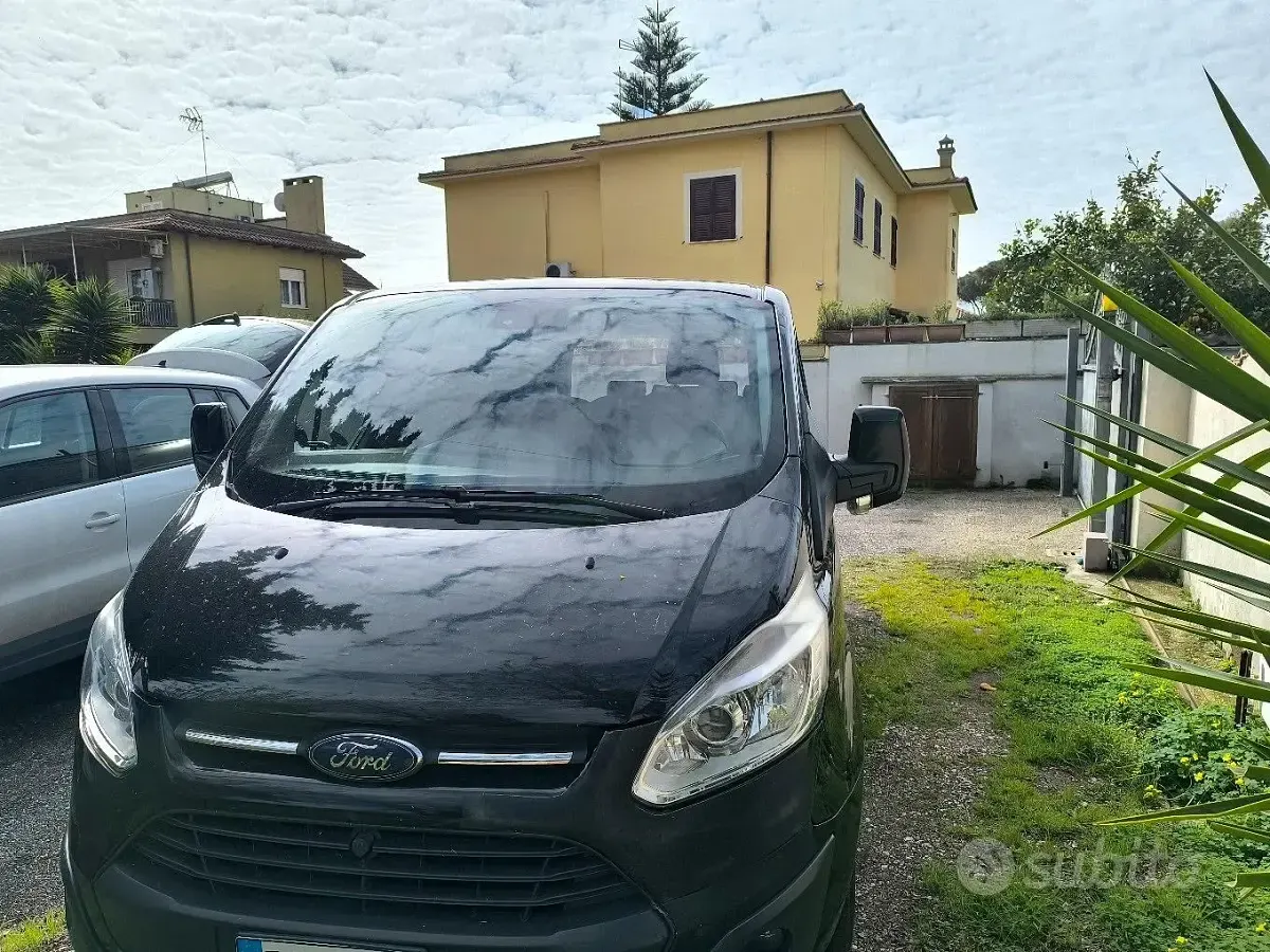 Usata Ford Tourneo Custom 170 CV (125 kW) 2017 Nero Furgone