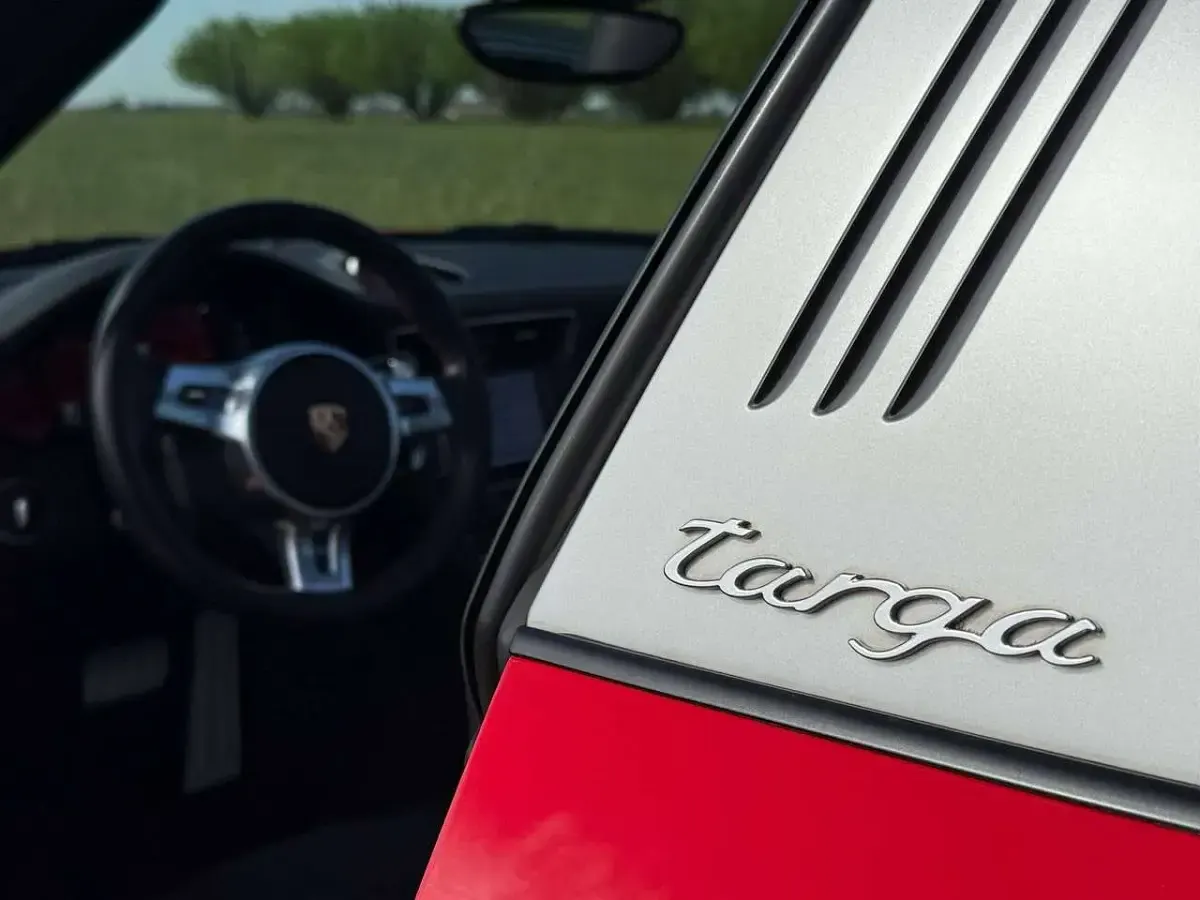 Usata Porsche 911 Targa 4 349 CV (256 kW) 2015 Rosso indiano Cabrio