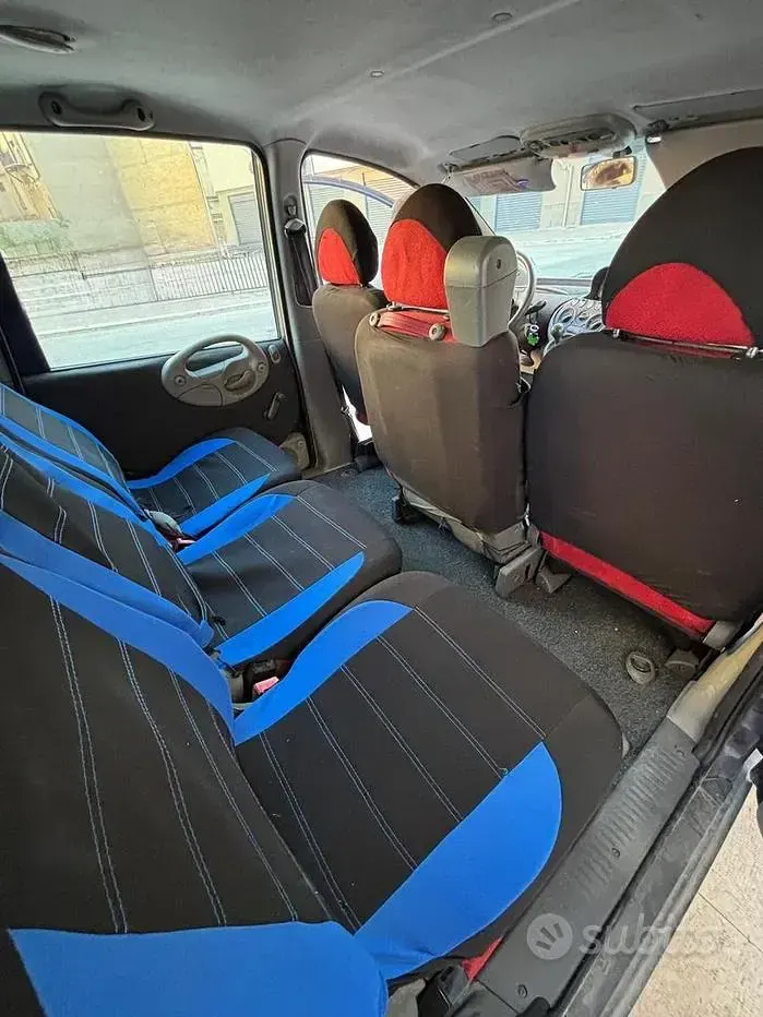 Usata Fiat Multipla 120 CV (88 kW) 2006 Blu Monovolume