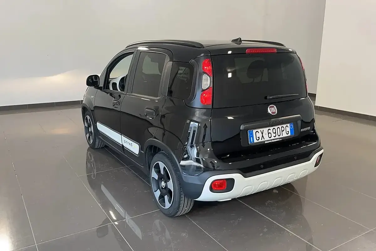 Usata Fiat Panda Cross Cross 70 CV (51 kW) 2025 601nero cinema pastello Utilitaria