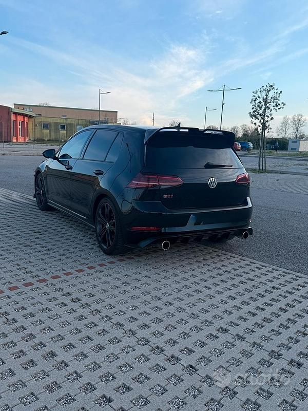 Usata VW Golf VII GTI 245 CV (180 kW) 2021 Nero Utilitaria