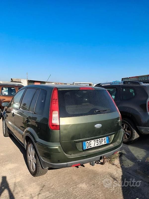 Usata Ford Fusion 90 CV (66 kW) 2006 Verde Utilitaria