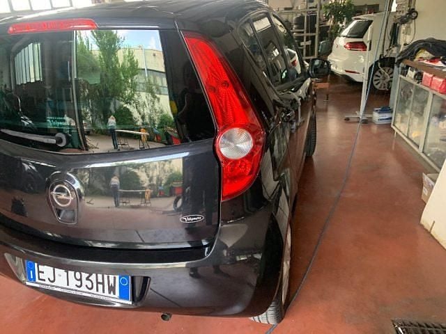 Usata Opel Agila 68 CV (50 kW) 2012 Antracite Monovolume