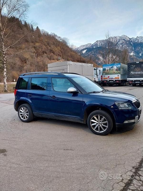 Usata Skoda Yeti 105 CV (77 kW) 2015 Blu SUV
