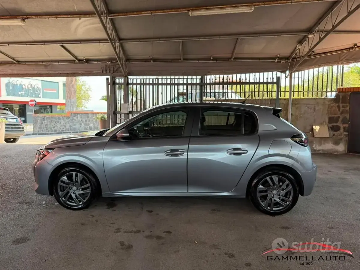 Usata Peugeot 208 Active 102 CV (75 kW) 2020 Grigio Utilitaria