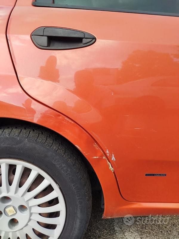 Usata Fiat Punto 80 CV (58 kW) 2005 Utilitaria