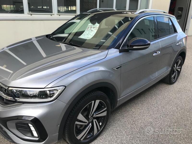 Usata VW T-Roc R-line 150 CV (110 kW) 2022 Grigio SUV