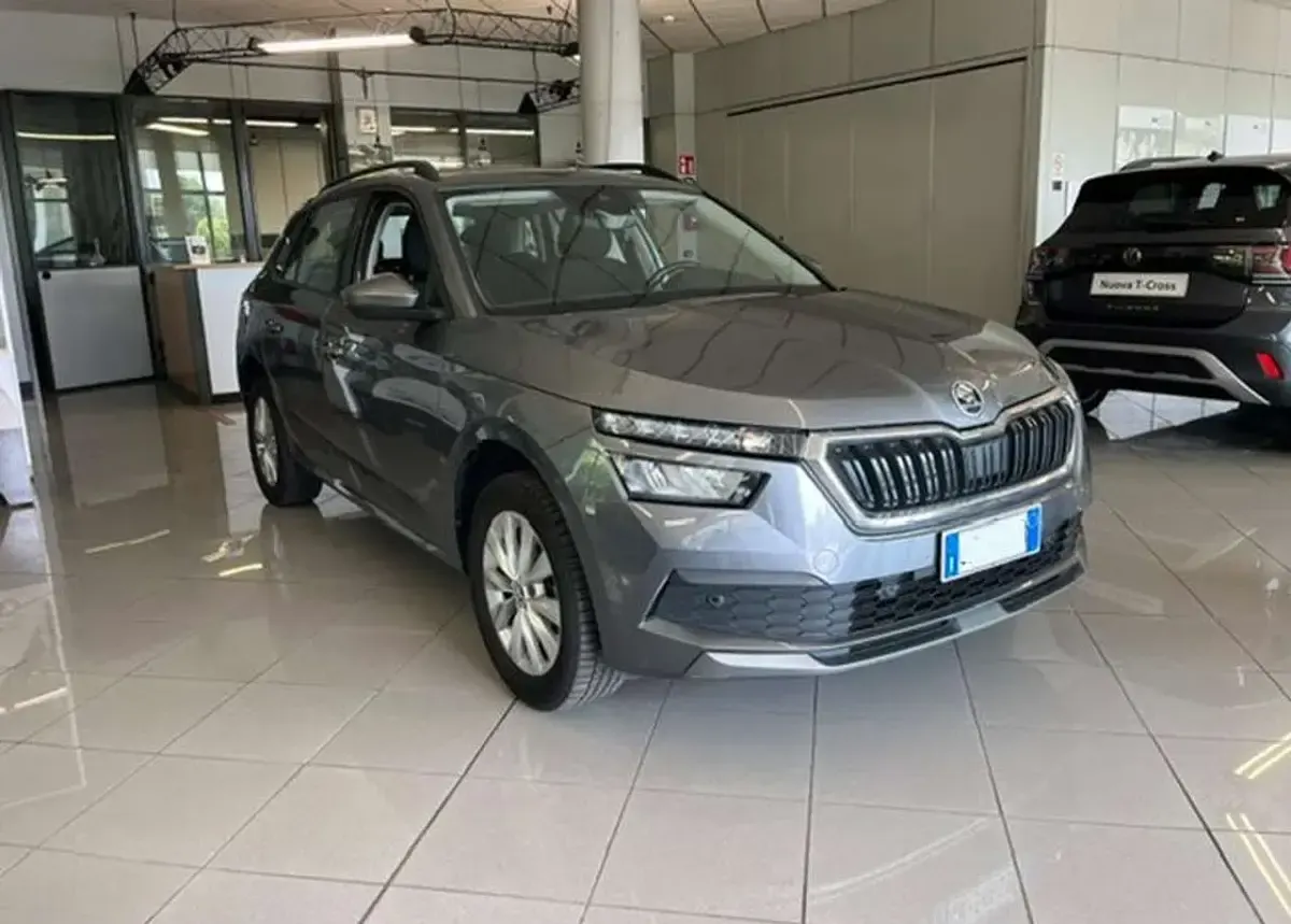 Usata Skoda Kamiq Ambition 110 CV (80 kW) 2022 Grigio SUV