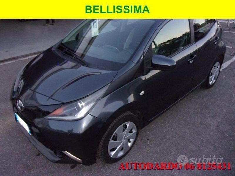 Usata Toyota Aygo Business Edition 69 CV (50 kW) 2018 Grigio Utilitaria
