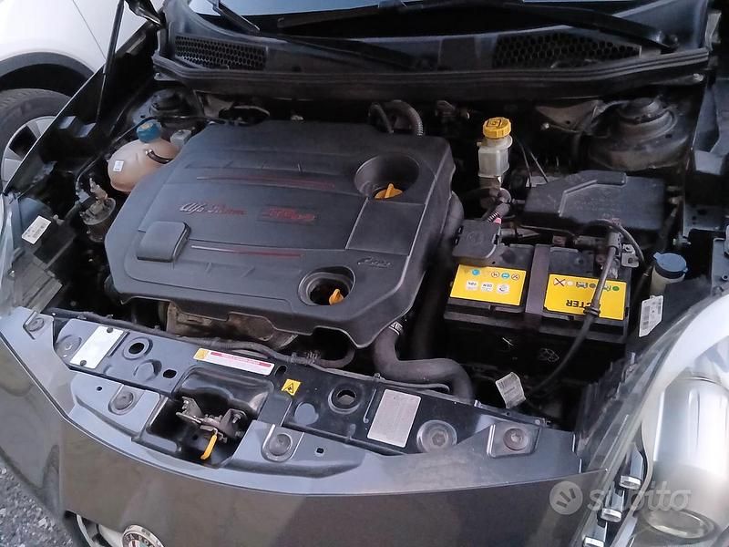 Usata Alfa Romeo Giulietta 105 CV (77 kW) 2014 Grigio Utilitaria