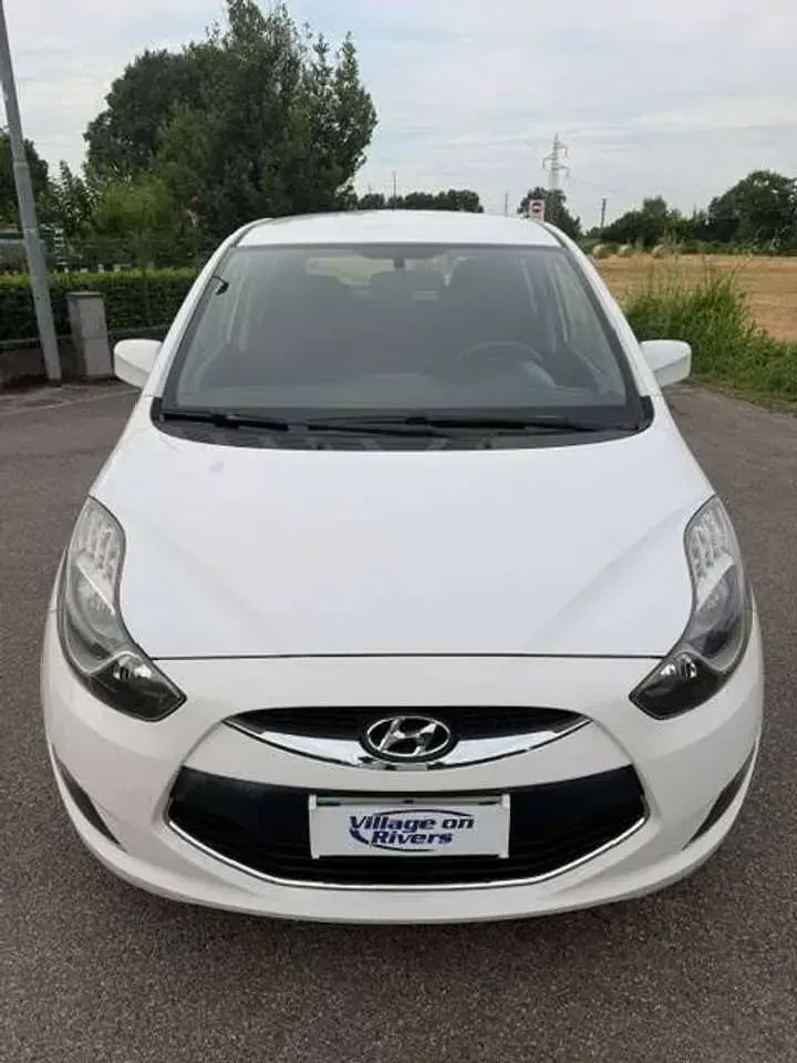 Usata Hyundai ix20 Comfort 90 CV (66 kW) 2013 Bianco Utilitaria