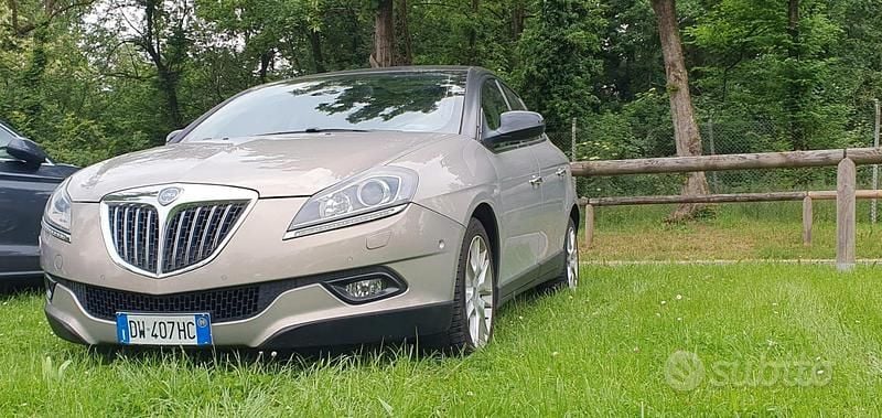 Usata Lancia Delta 200 CV (147 kW) 2009 Grigio Utilitaria
