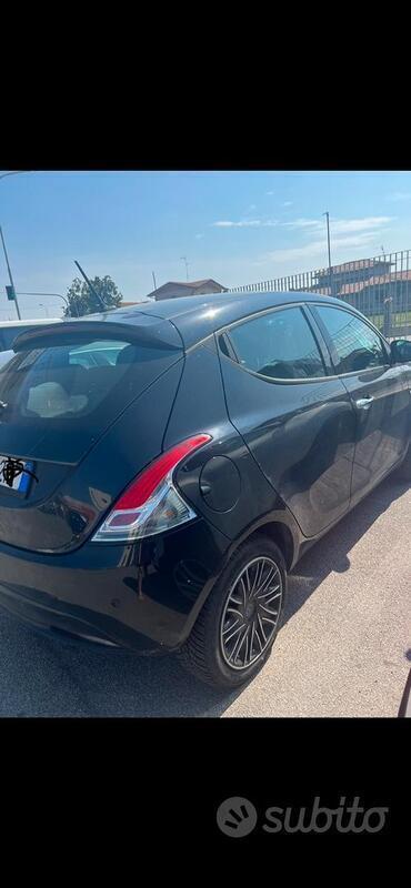 Usato 2020 Lancia Ypsilon 1.2 Benzin (13.000 €)