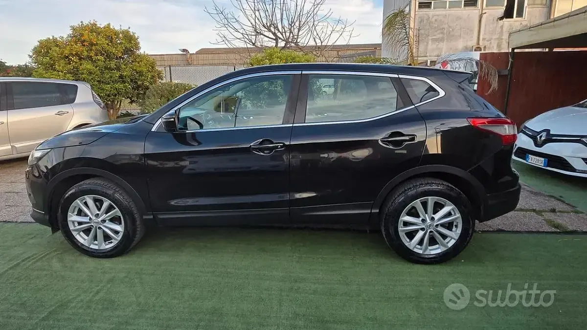 Usata Nissan Qashqai N-Vision 110 CV (80 kW) 2017 Nero SUV