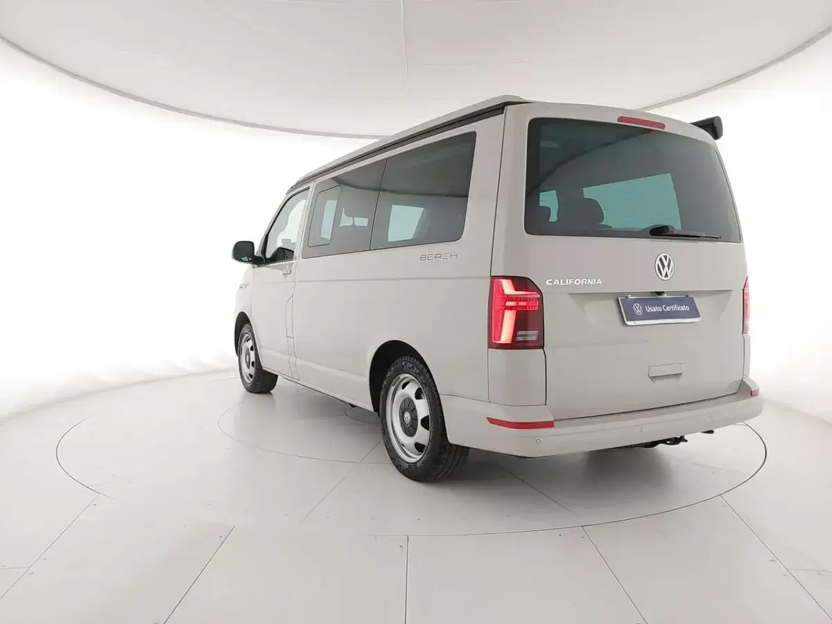 Usata VW T7 Beach 150 CV (110 kW) 2024 Ascot grey Furgone