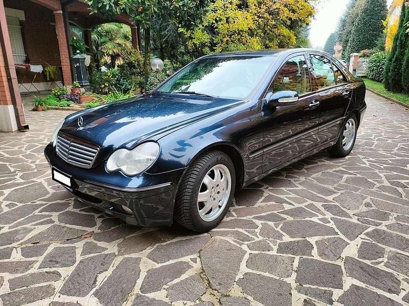 Nero Usata 2000 Mercedes C200 Elegance Tre volumi | 4200 € (Cara) - Immagine 1/4
