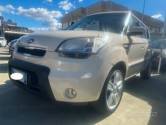 Beige Usata 2010 Kia Soul SUV | 3900 € (Buon prezzo) - Immagine 1/4