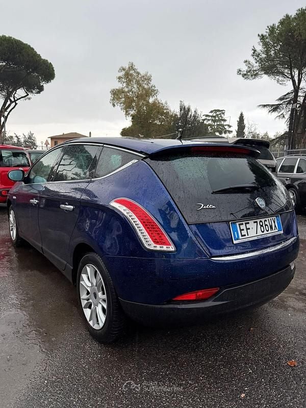 Usata Lancia Delta 120 CV (88 kW) 2010 Blu Utilitaria