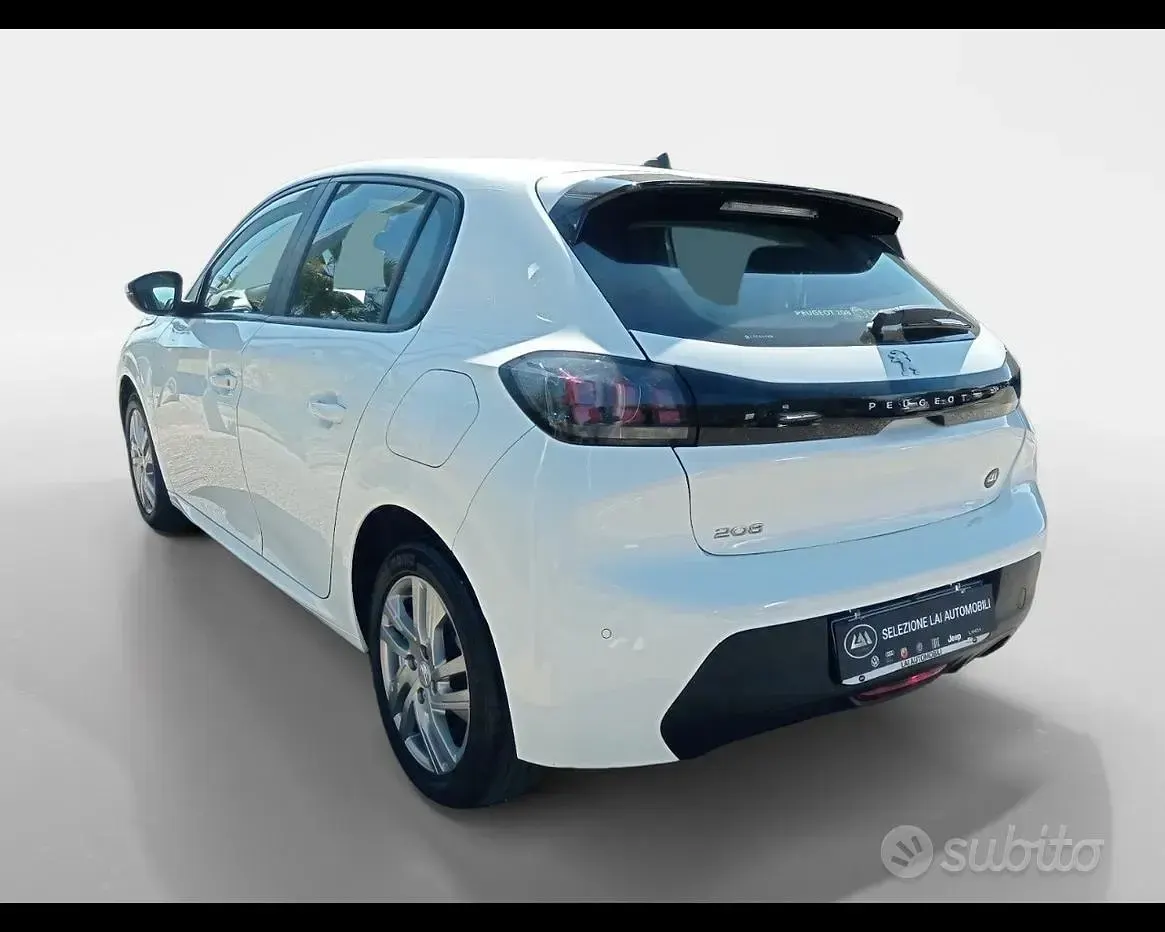 Usata Peugeot 208 Active 102 CV (75 kW) 2021 Bianco Utilitaria