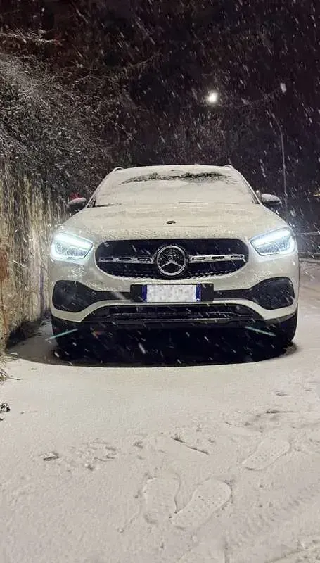 Usata Mercedes GLA200 150 CV (110 kW) 2020 Bianco SUV