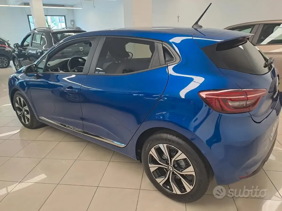 Usata Renault Clio V Evolution 101 CV (74 kW) 2023 Bluazzurro Berlina