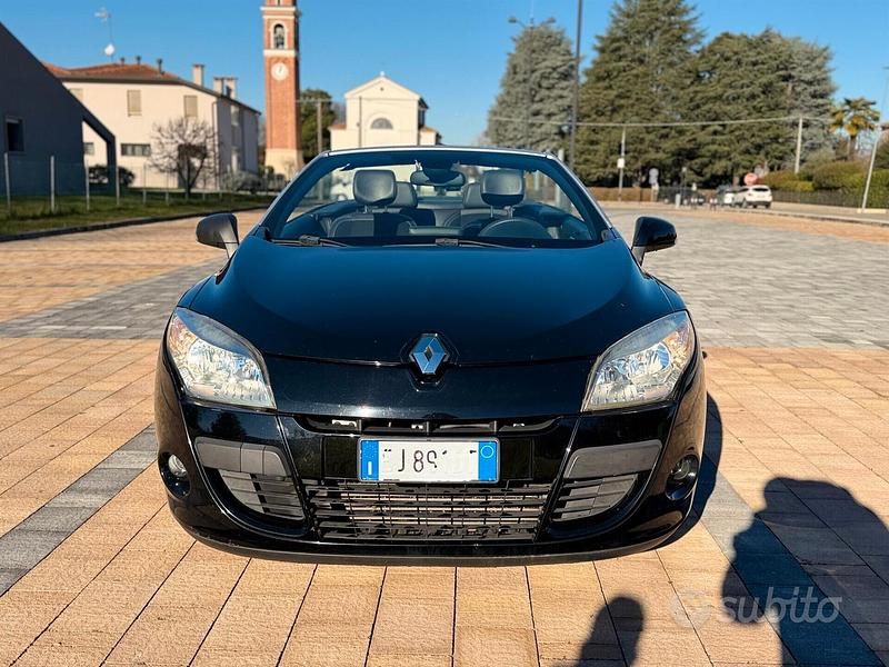 Usata Renault Mégane Cabriolet Floride 110 CV (80 kW) 2011 Nero Cabrio
