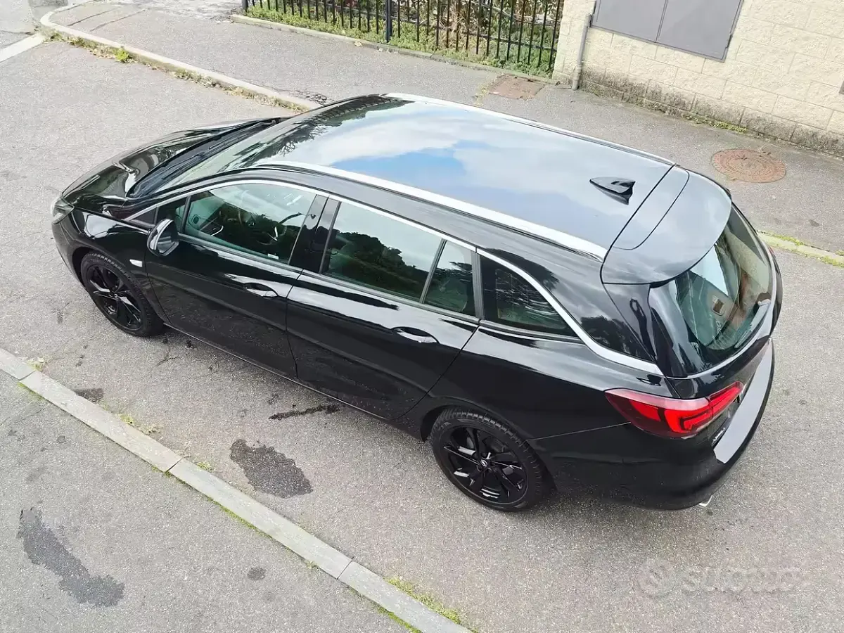 Usata Opel Astra Cosmo 160 CV (117 kW) 2018 Nero Station wagon