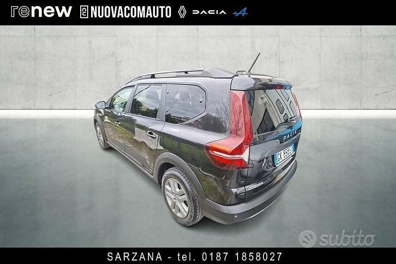 Usata Dacia Jogger Comfort 101 CV (74 kW) 2022 Grigio scuro Monovolume