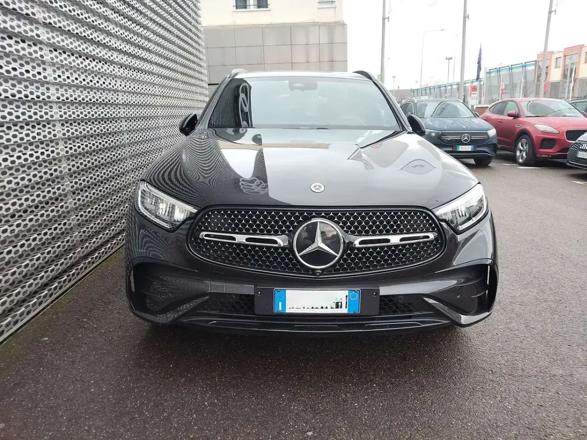 Usata Mercedes GLC300 AMG line 333 CV (244 kW) 2024 Grigio SUV